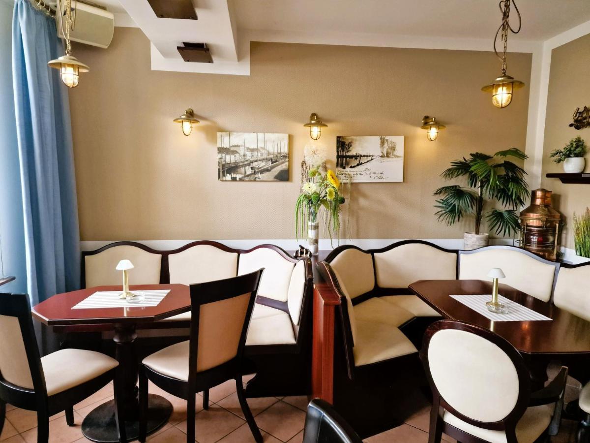 Hotel Am Markt & Brauhaus Stadtkrug Ueckermünde Eksteriør billede