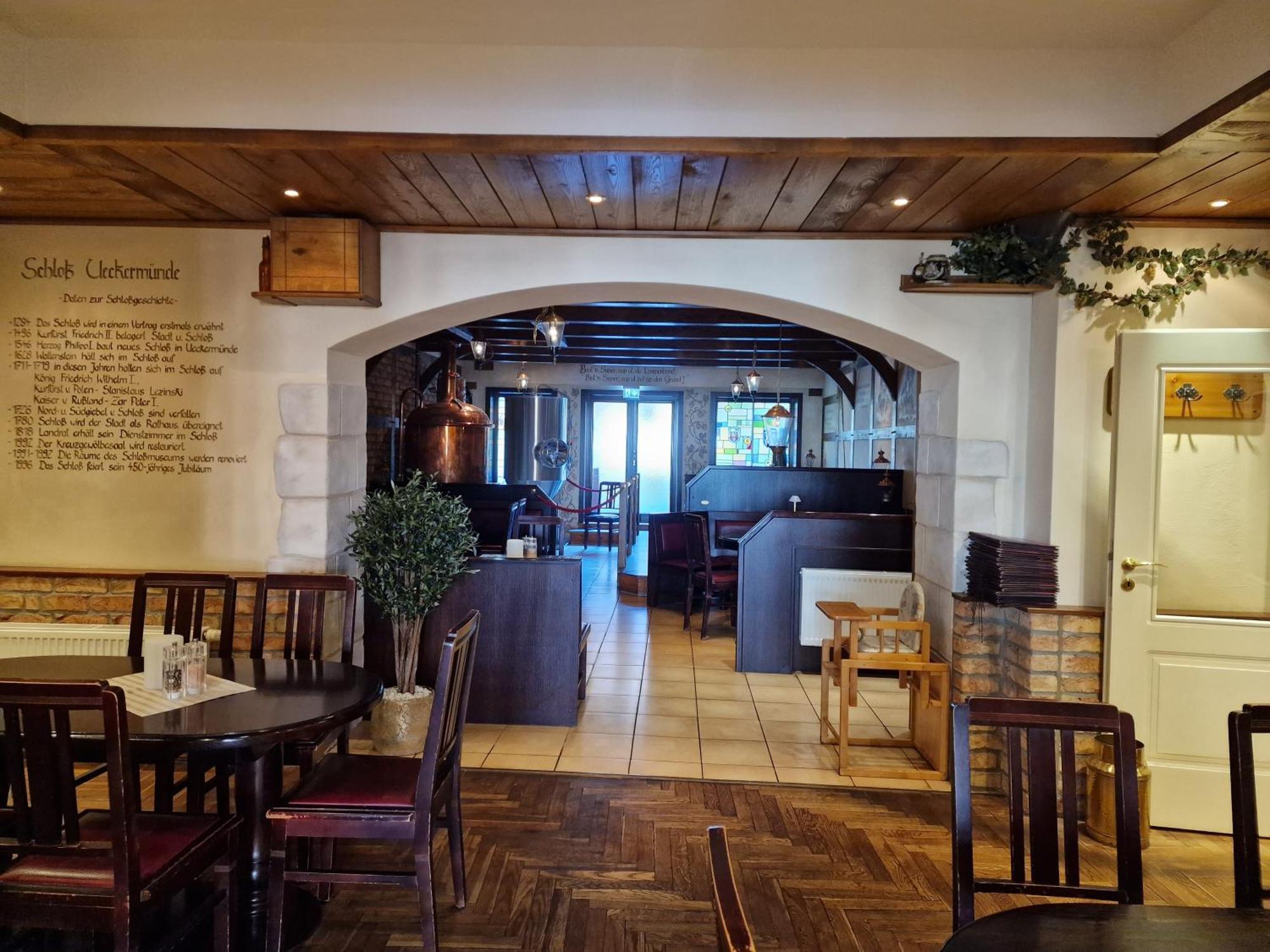 Hotel Am Markt & Brauhaus Stadtkrug Ueckermünde Eksteriør billede